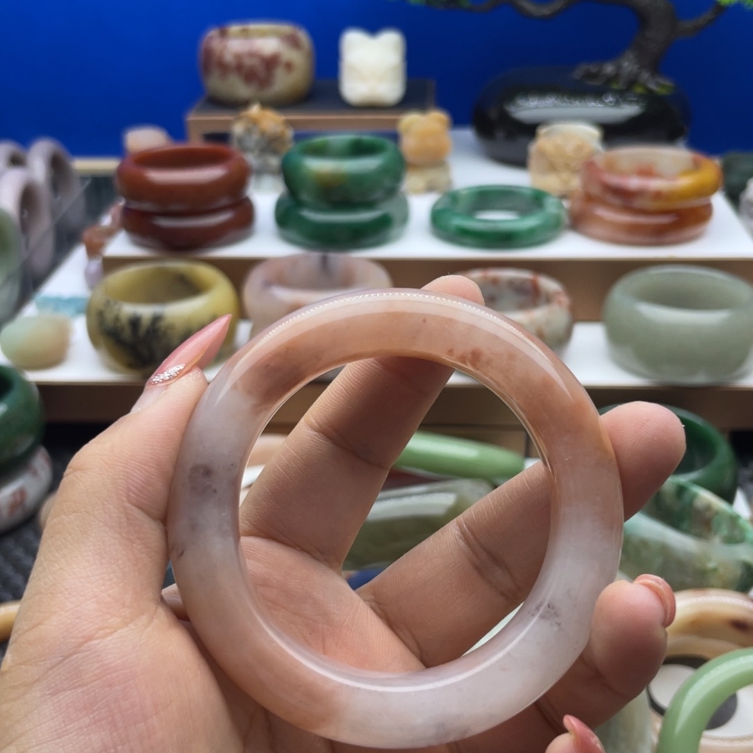 石英质玉手镯未镶嵌笑*姐