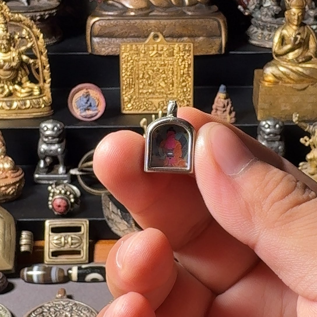 "藏地随身精美嘎乌盒