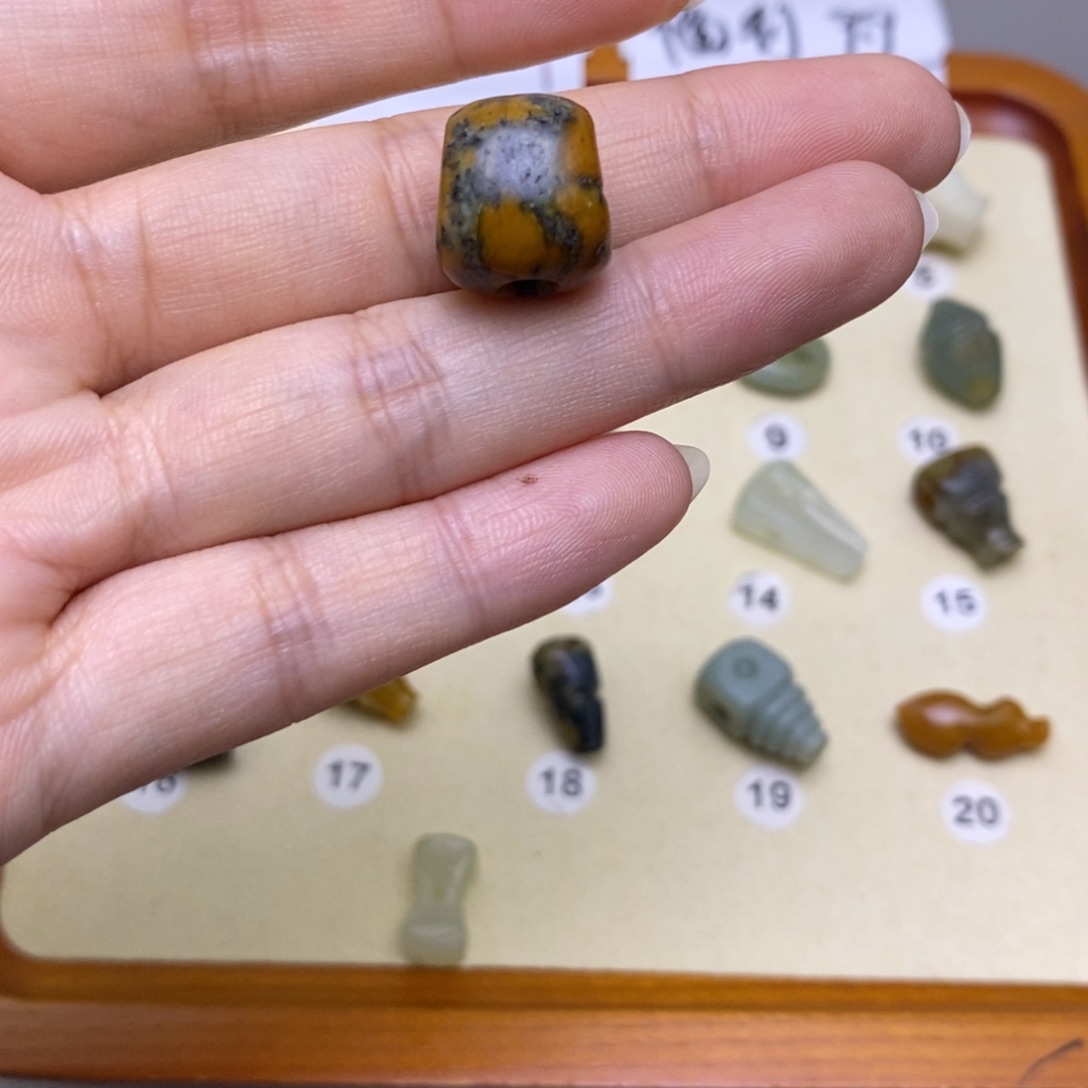 宝***哥蛇纹石玉未镶嵌配饰