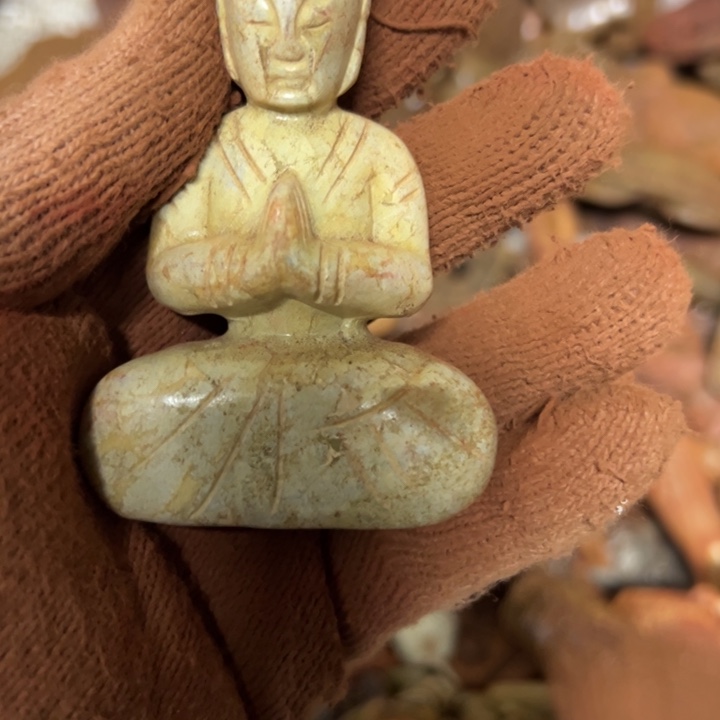 和田玉（黄玉）未镶嵌挂件