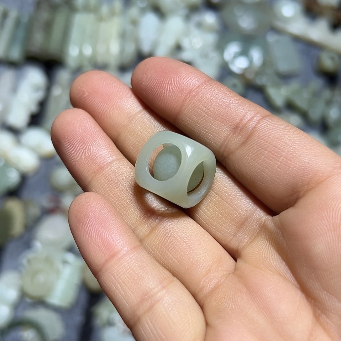 和田玉（青玉）颈饰未镶嵌