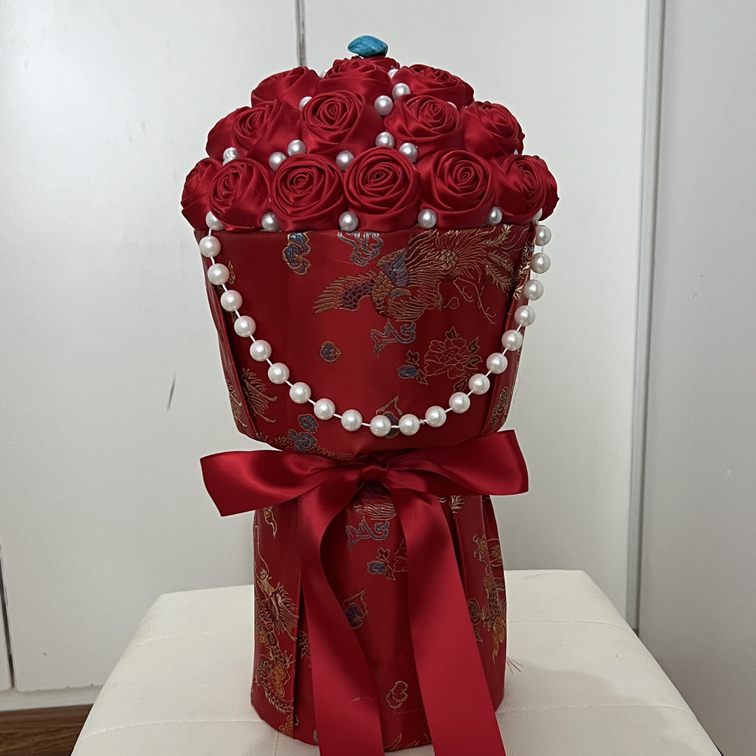 藏式手工丝带精心制作的玫瑰永生花花束