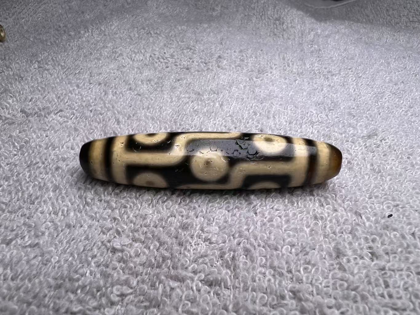 36号折现九眼，老气秋横，品相完美，男女锁骨颈饰