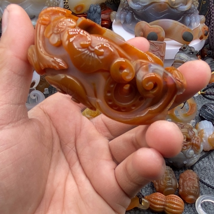 买***帅玛瑙/玉髓合金手镯