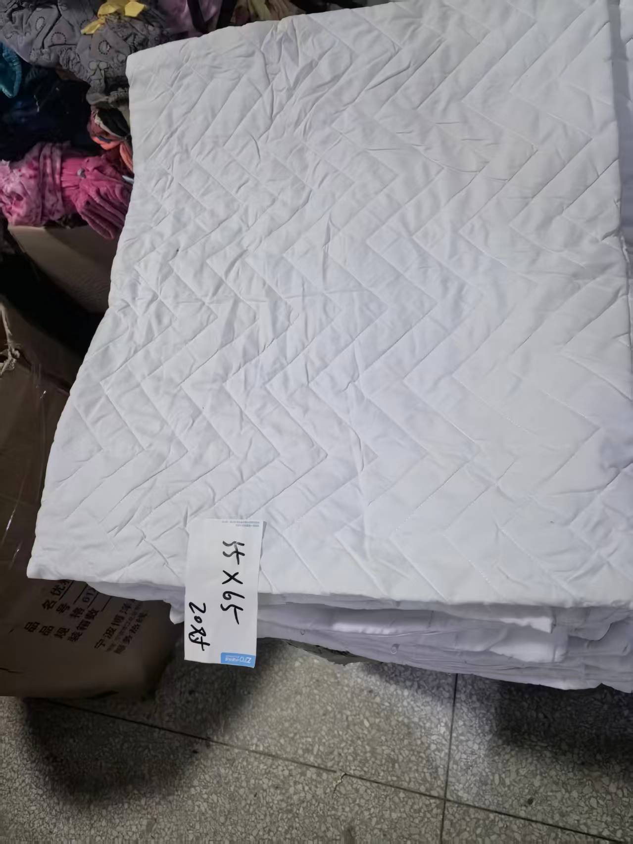 《厚广家》3楼55×65白色化纤夹丝绵枕套，发4对