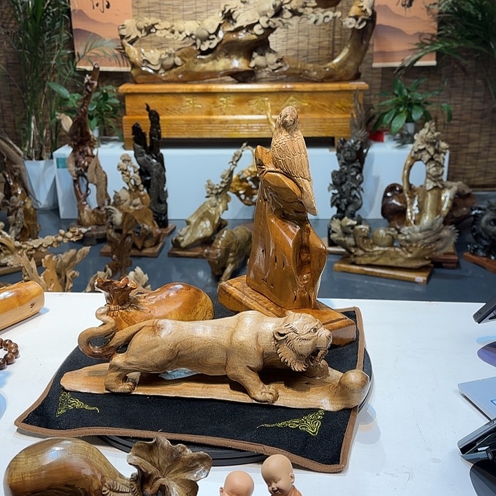 建***香榧木金丝楠木整木整雕