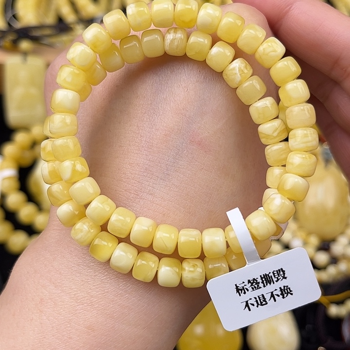 琥珀未镶嵌颈饰琥珀，多样性发其一