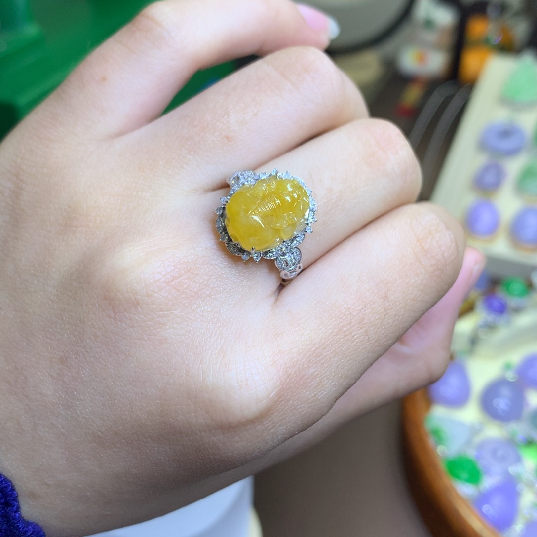 翡翠颈饰18K金镶嵌翡翠