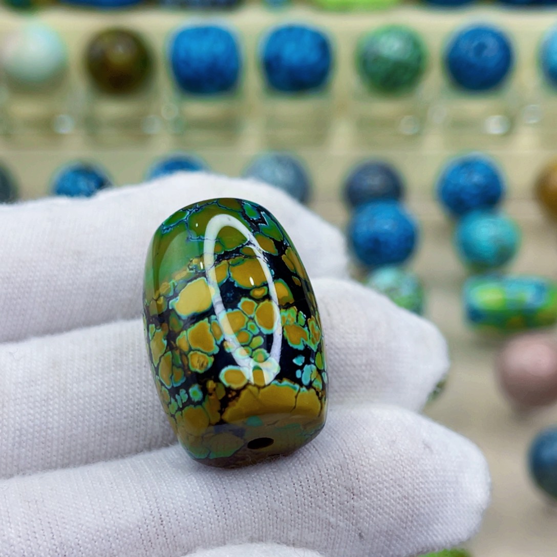 未镶嵌绿松石颈饰