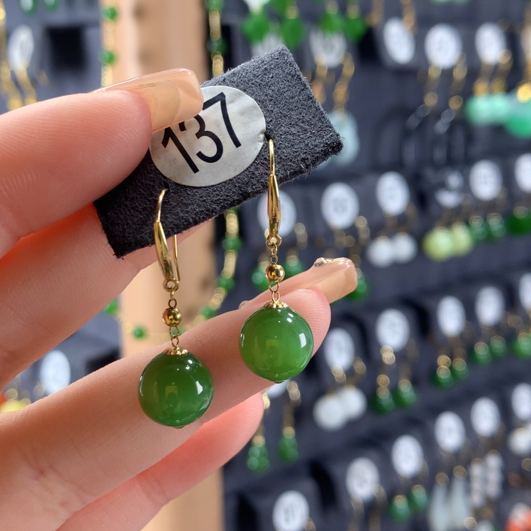 和田玉耳饰18K金镶嵌兰****）