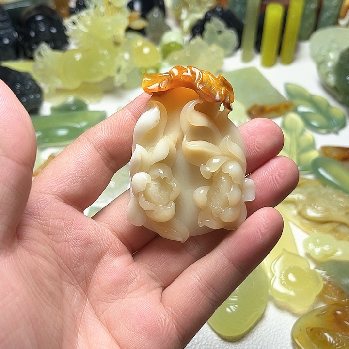 未镶嵌蛇纹石玉颈饰丑*乖