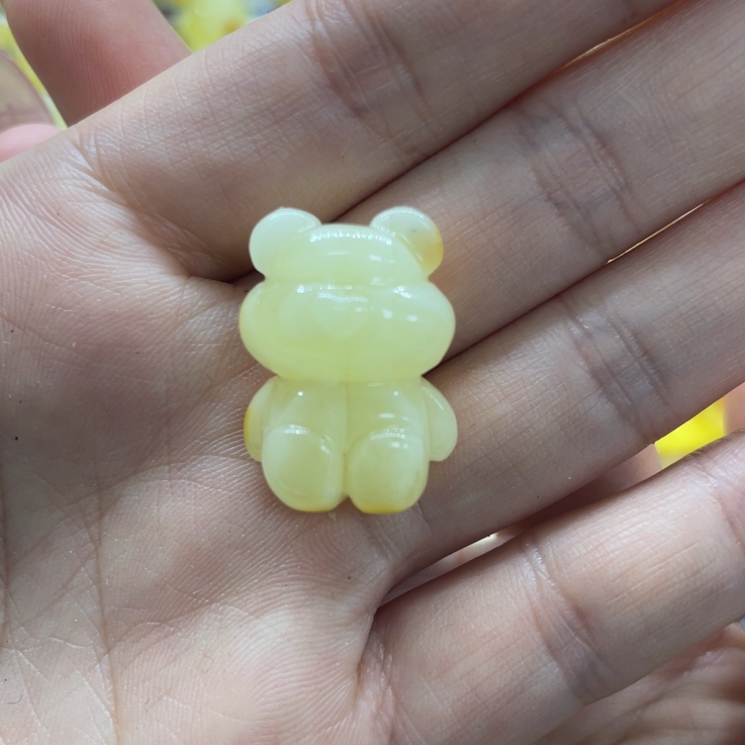 琥珀裸石未镶嵌2.8克小熊