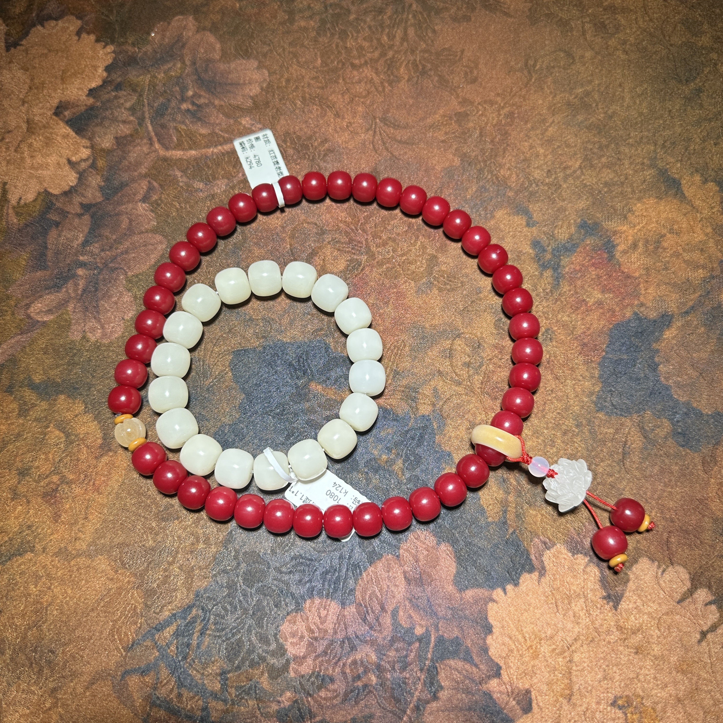 ZH211红菩提双圈莲花跑环+白玉菩提手串(无礼盒)