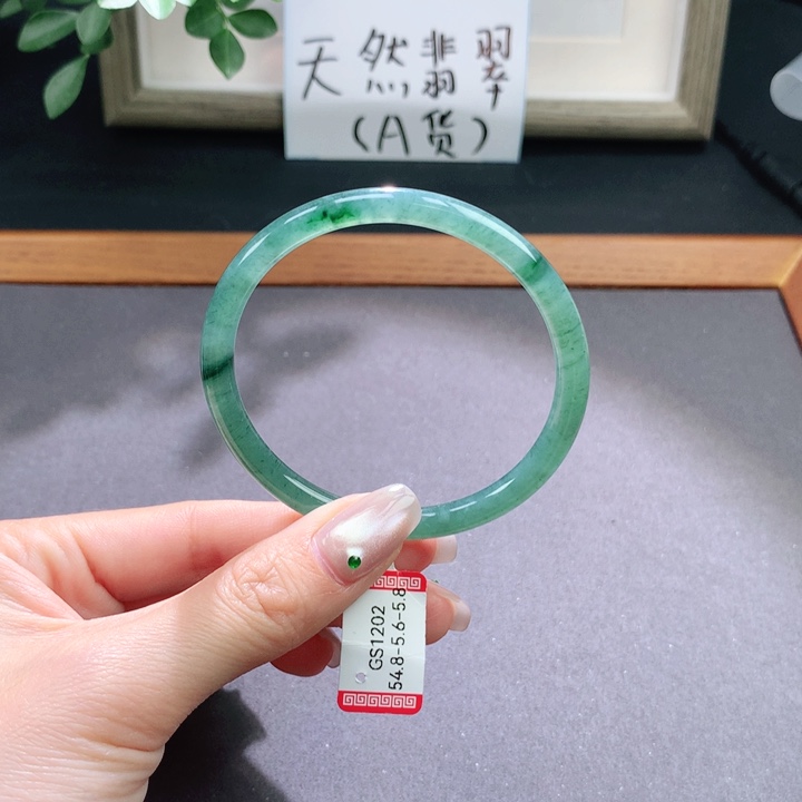翡翠手镯未镶嵌天然翡翠手镯