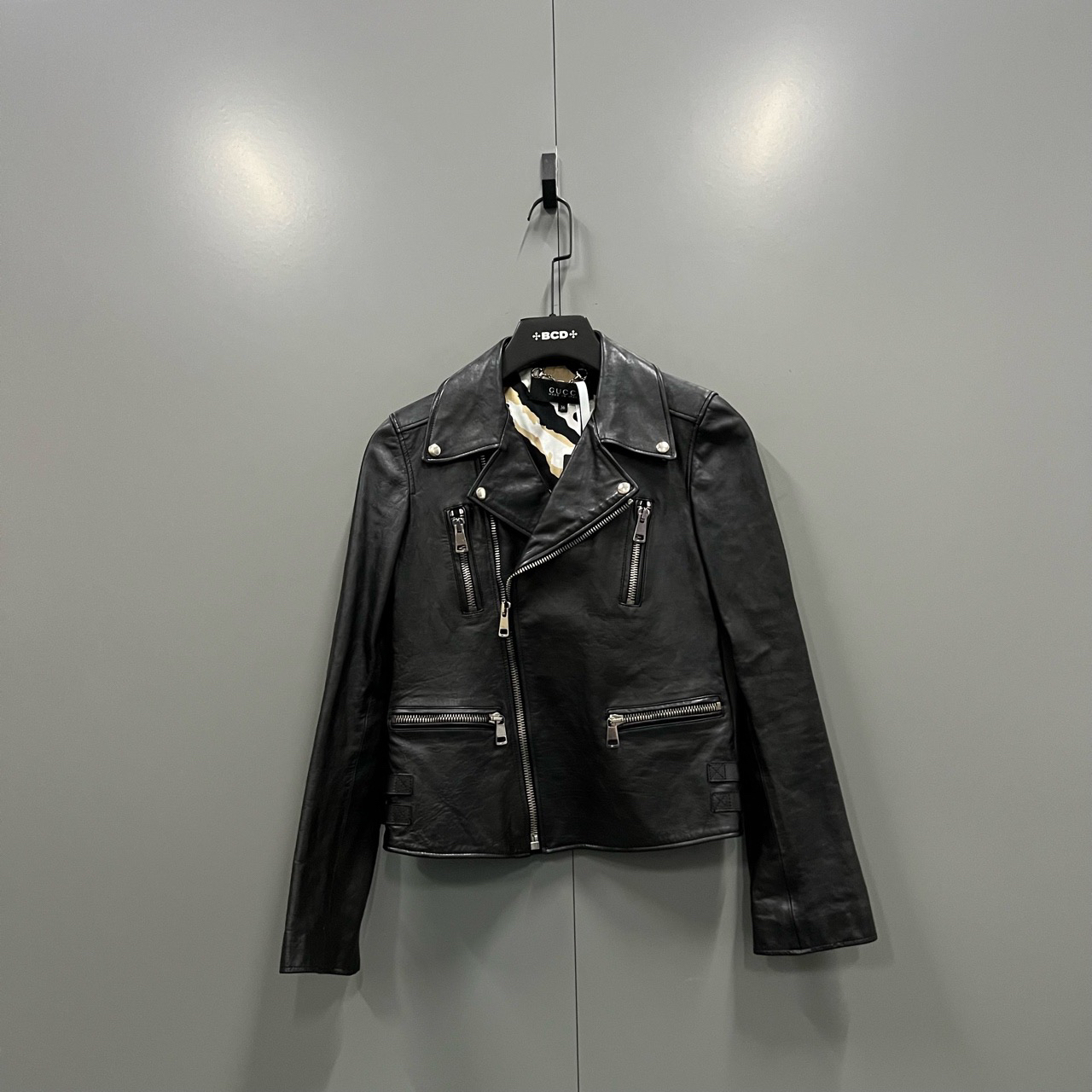 95新 GUCCI/古驰 （bb）208 黑色斜拉链机车夹克 36码/bc008735