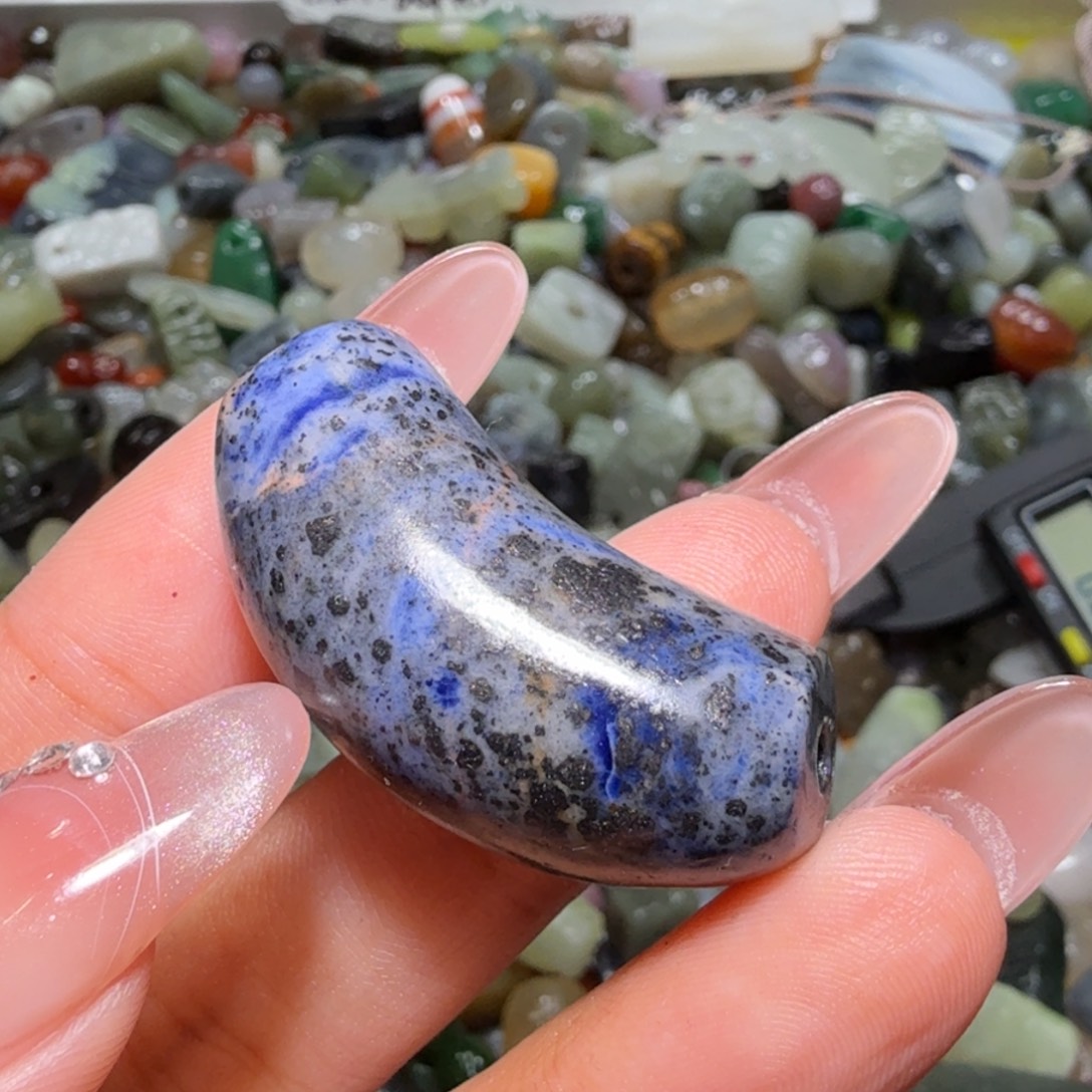 和田玉未镶嵌珠宝半成品