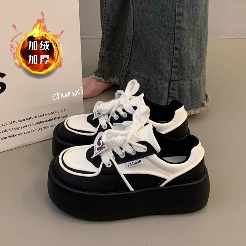 高级感百搭厚底小白鞋女秋冬加绒松糕板鞋2025新款增高运动休闲鞋