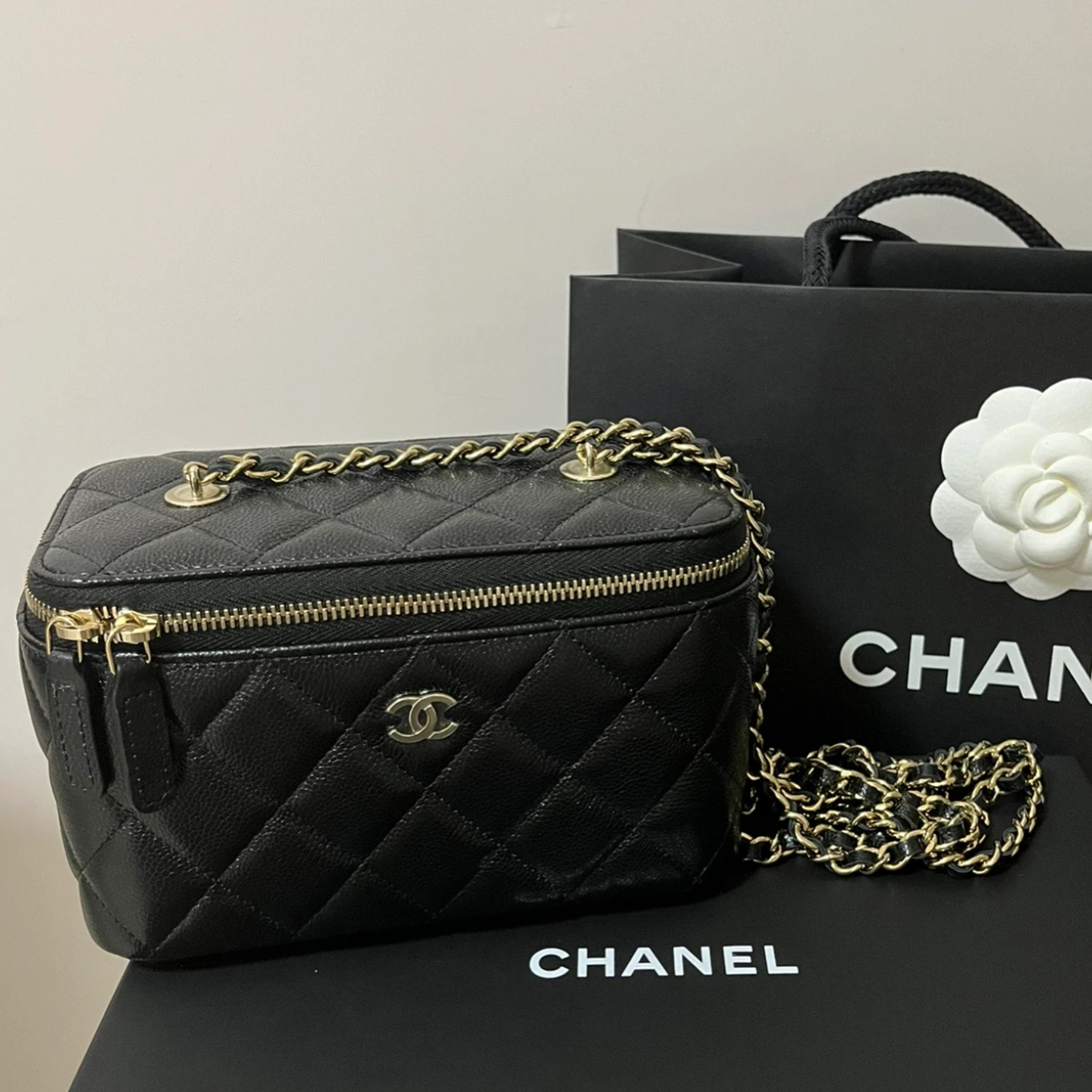 99新 Chanel/香奈儿 24年化妆盒黑色牛皮单肩包 芯片款 57392