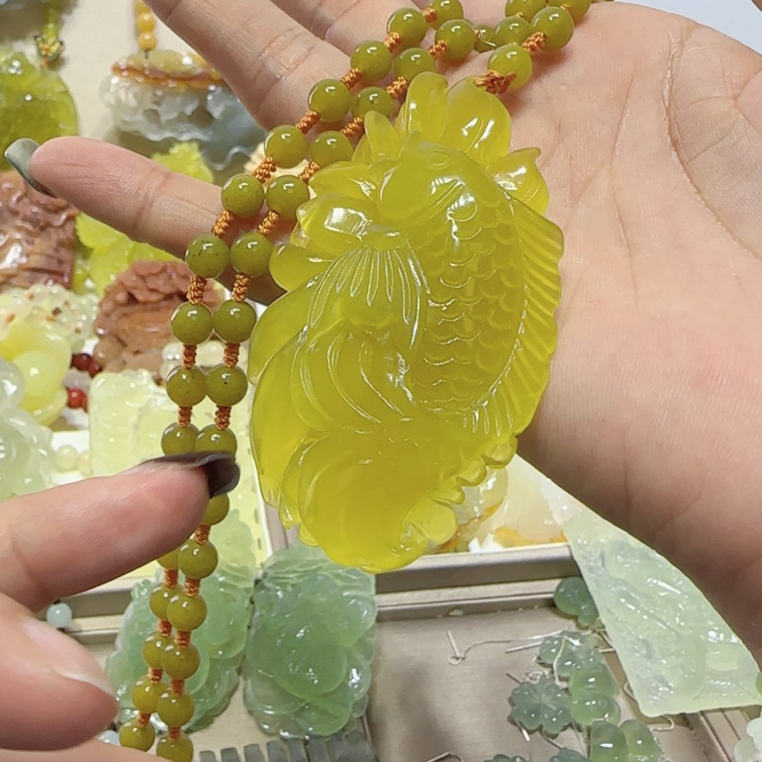 未镶嵌蛇纹石玉吊坠吃**福