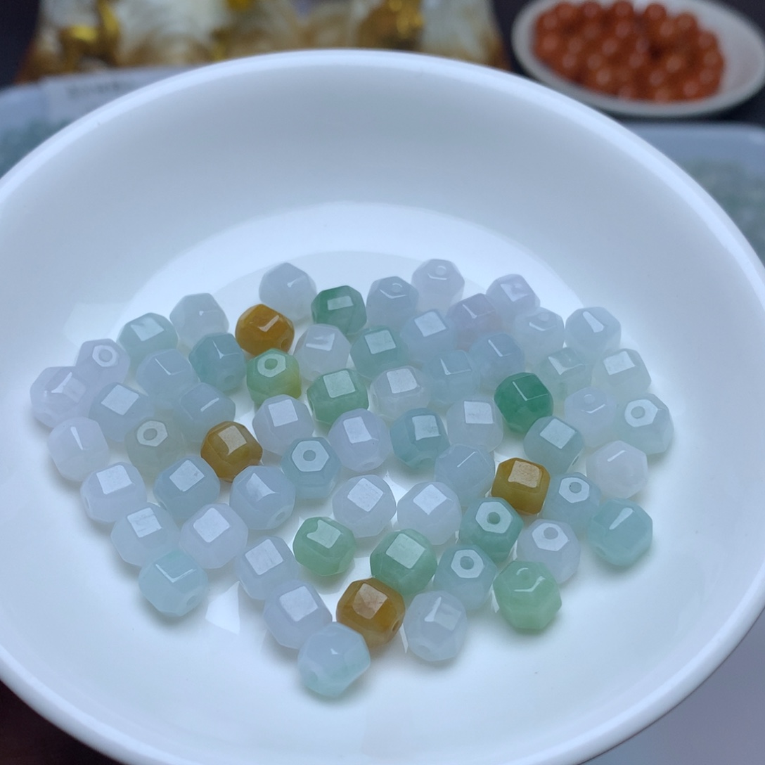 【闪购商品】翡翠手链未镶嵌卡6.3冰三彩六棱珠30个