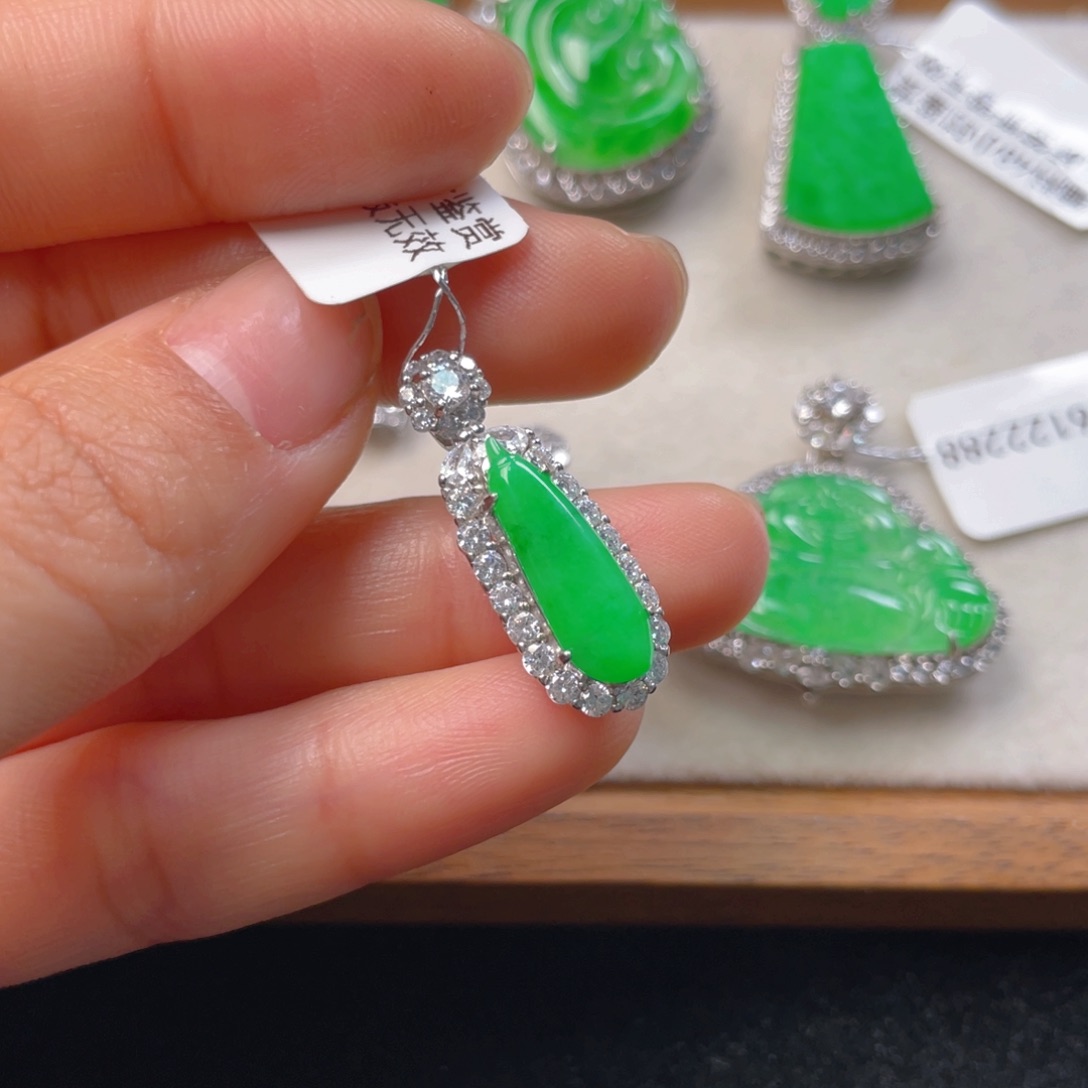 翡翠颈饰银S925镶嵌翡翠