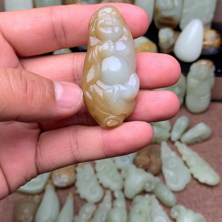 和田玉（糖玉）未镶嵌颈饰