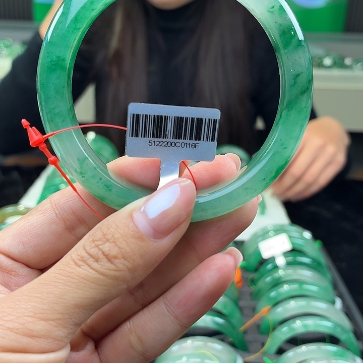 石英质玉未镶嵌颈饰手镯57，58圈