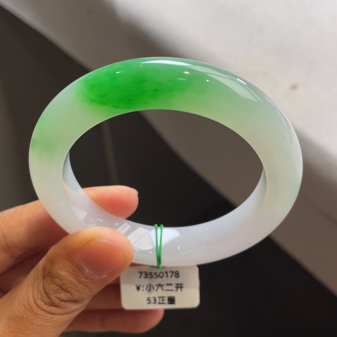 翡翠未镶嵌手镯冰绿手镯（小六二开询价）