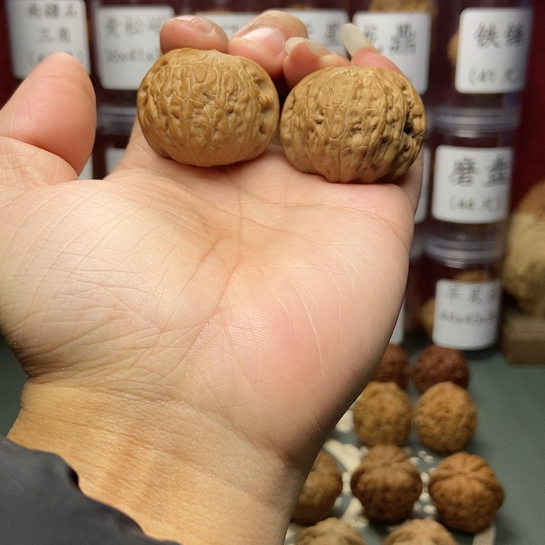 文玩核桃把件铁锤38