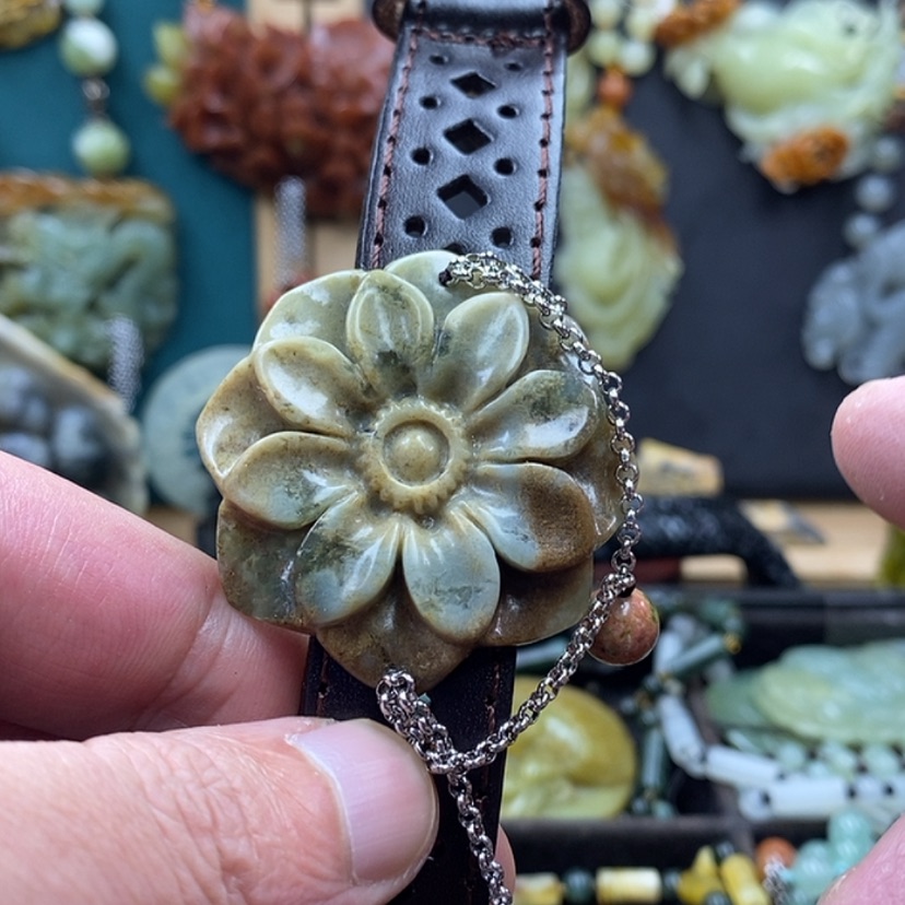 【闪购商品】蛇纹石玉手牌未镶嵌