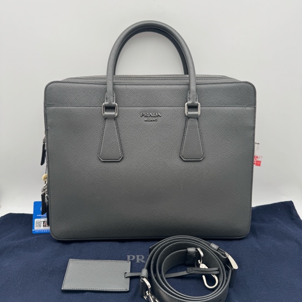 95新 Prada/普拉达 97新深灰色十字纹双拉链手提公文包/2701