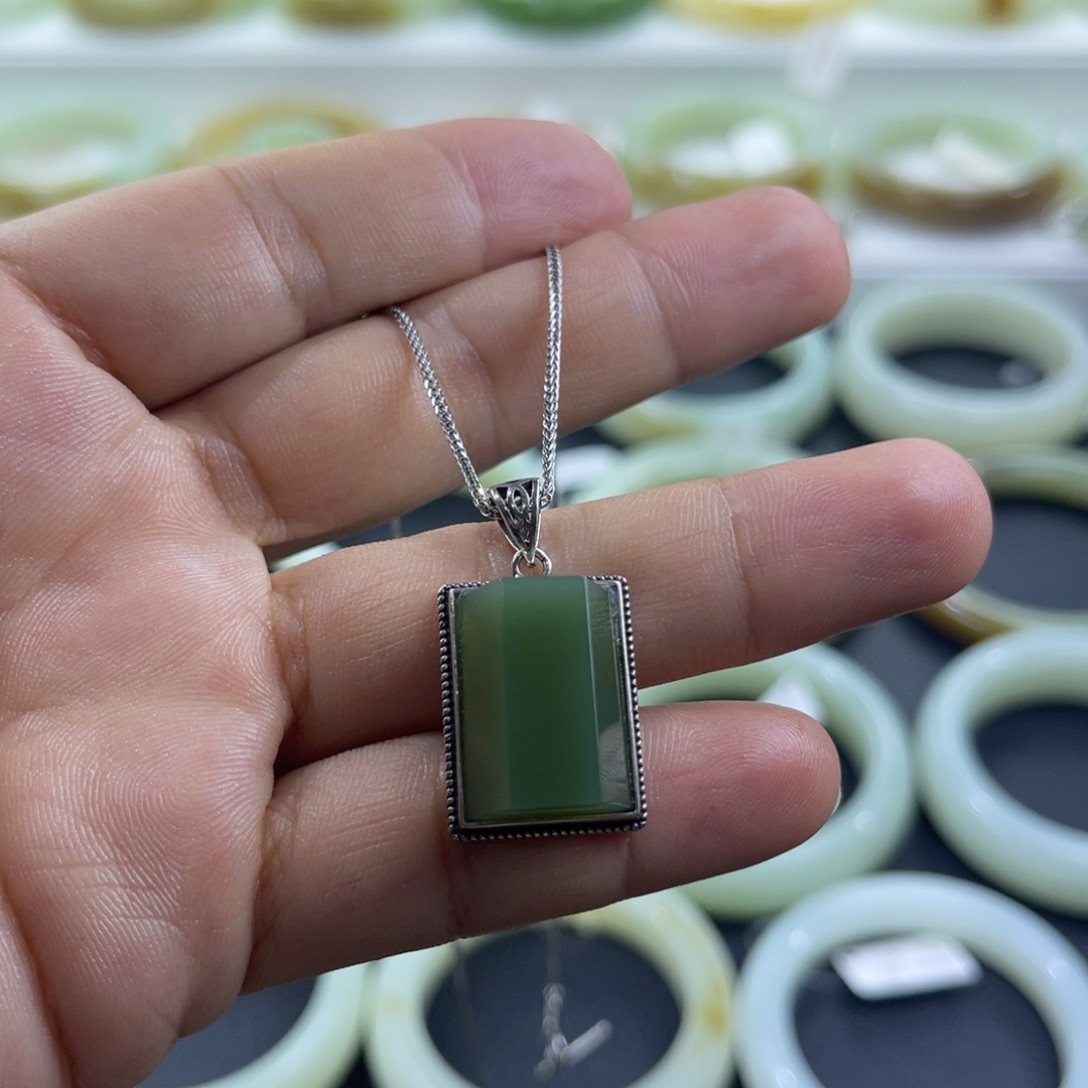 颈饰银S925镶嵌和田玉（碧玉）