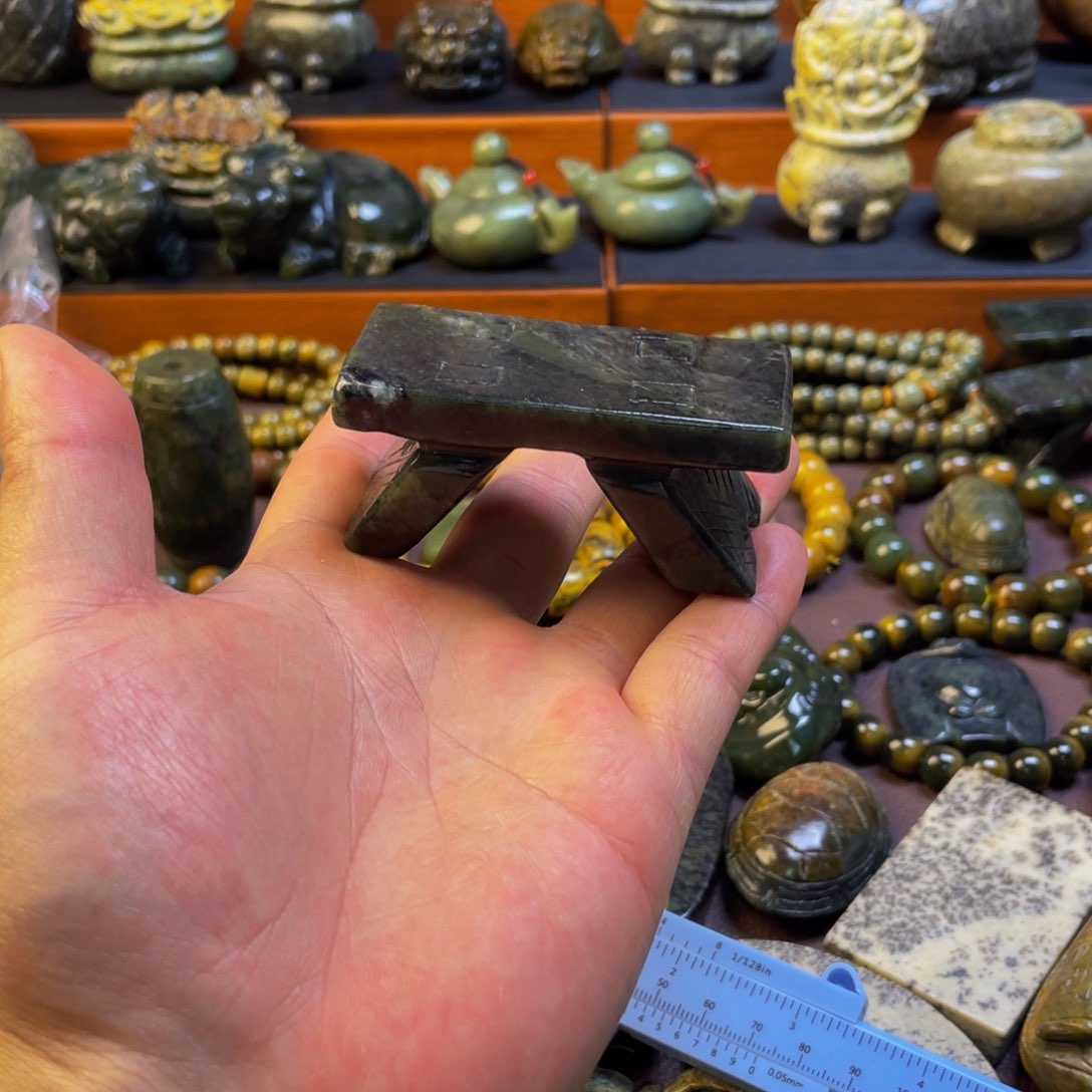 【闪购商品】未镶嵌岫岩河磨玉（透闪石质玉）挂件