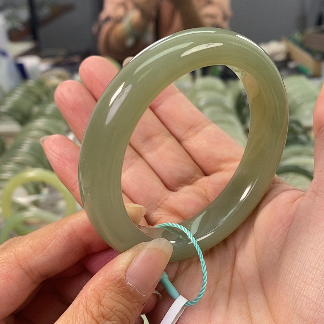 和田玉和田玉手镯56.57未镶嵌