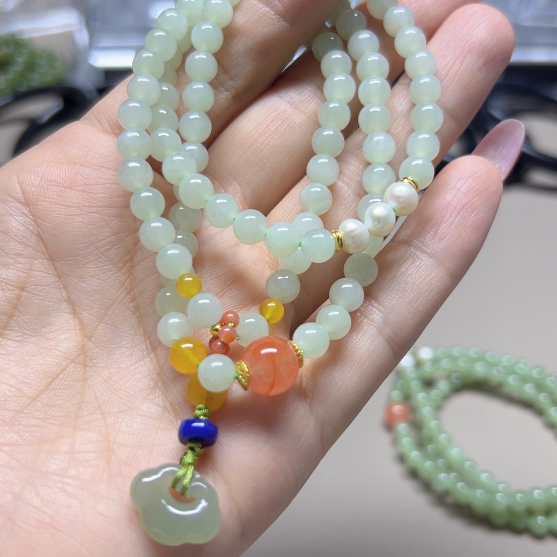 颈饰未镶嵌和田玉