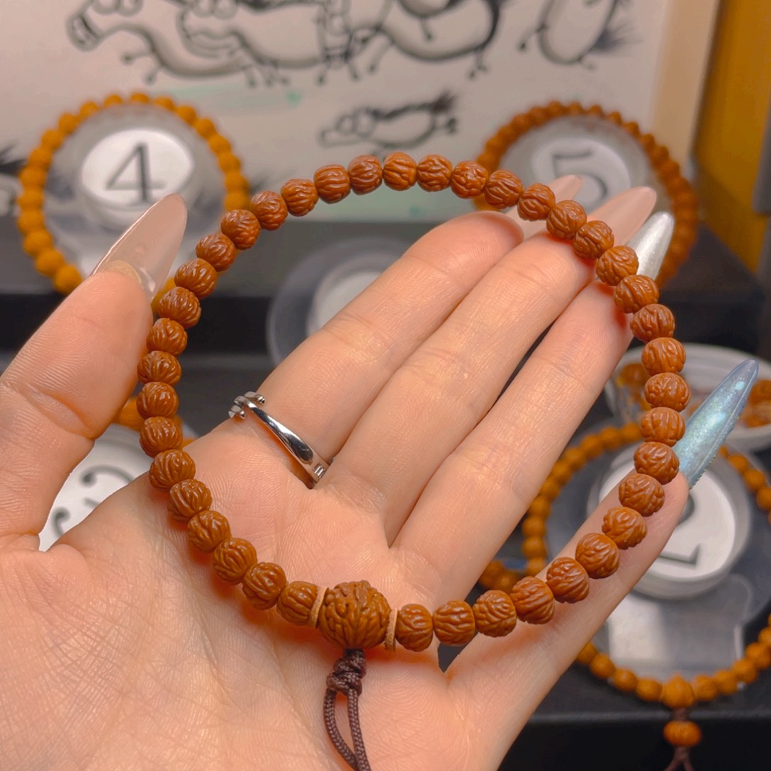 *****吊坠桃核0.777777777777