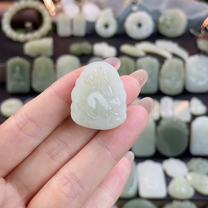 和田玉未镶嵌颈饰