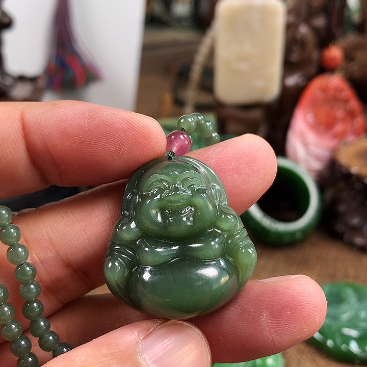 池****和田玉（碧玉）18K金镶嵌颈饰