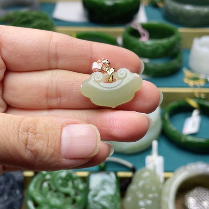 和田玉手镯57+圈口 编号79未镶嵌