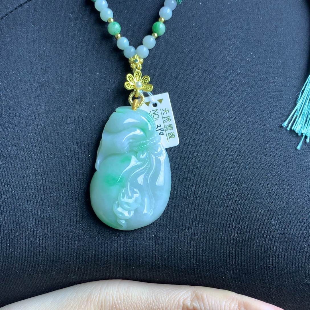 翡翠颈饰未镶嵌翡翠