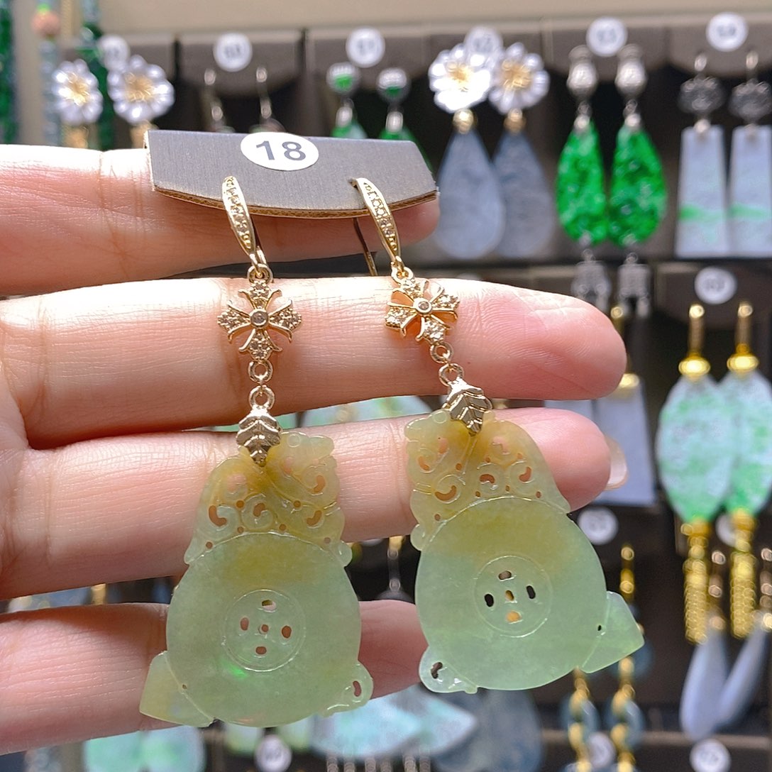 未镶嵌翡翠耳饰翡翠