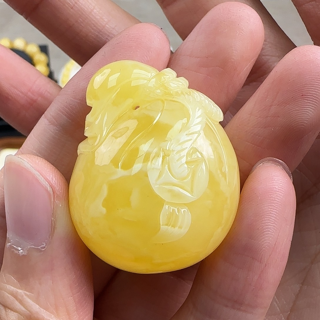 欢***好琥珀未镶嵌珠宝奇石