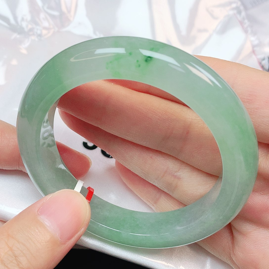 翡翠手镯未镶嵌抖音983