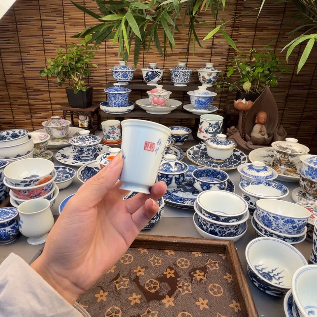 小***飞杯子哈哈哈哈哈哈哈