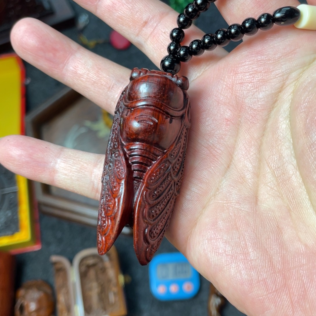 非洲紫檀（红花梨）蝉