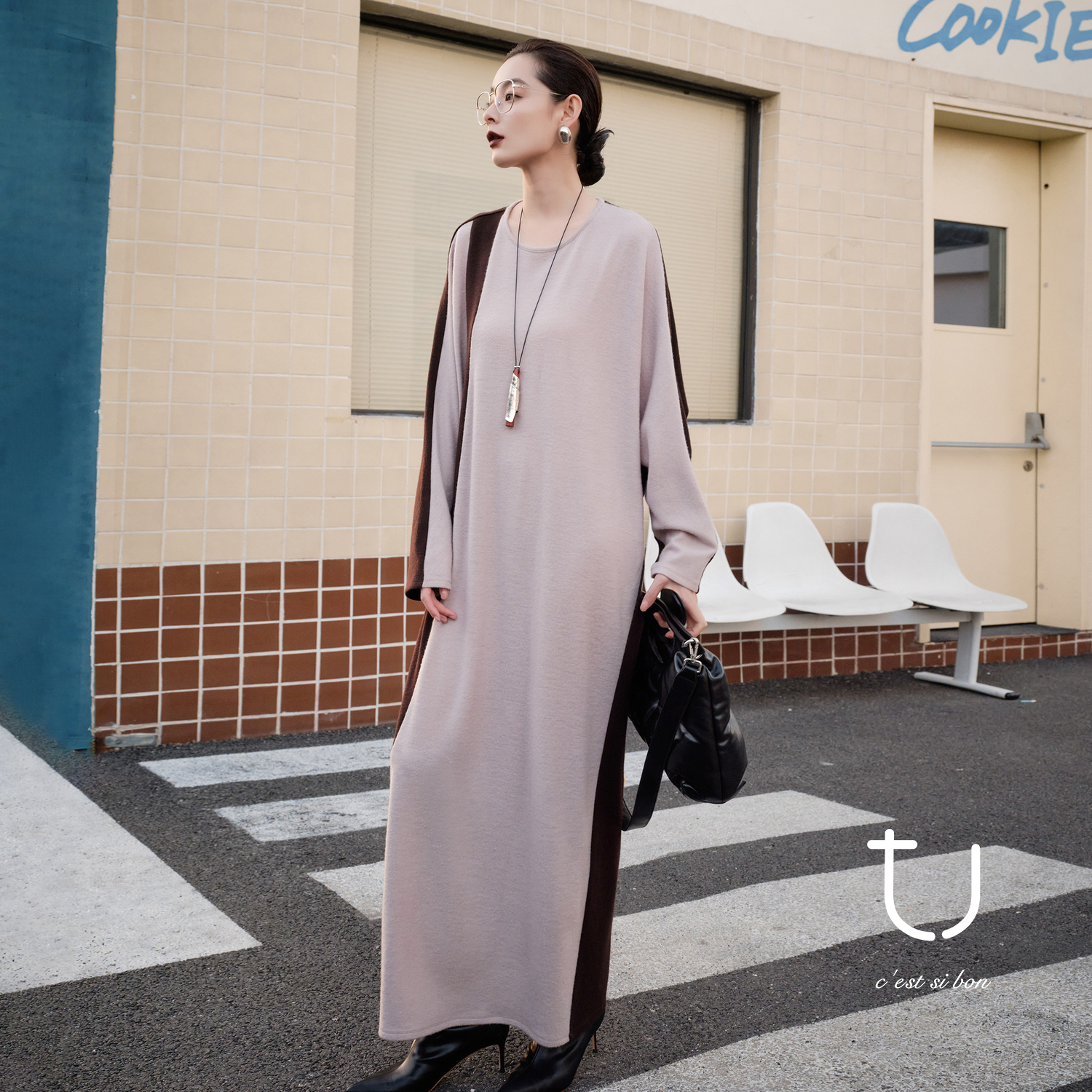 TU女装 维拉漫调 针织羊毛圆领连衣裙25冬季新款阔版纸片人长裙子