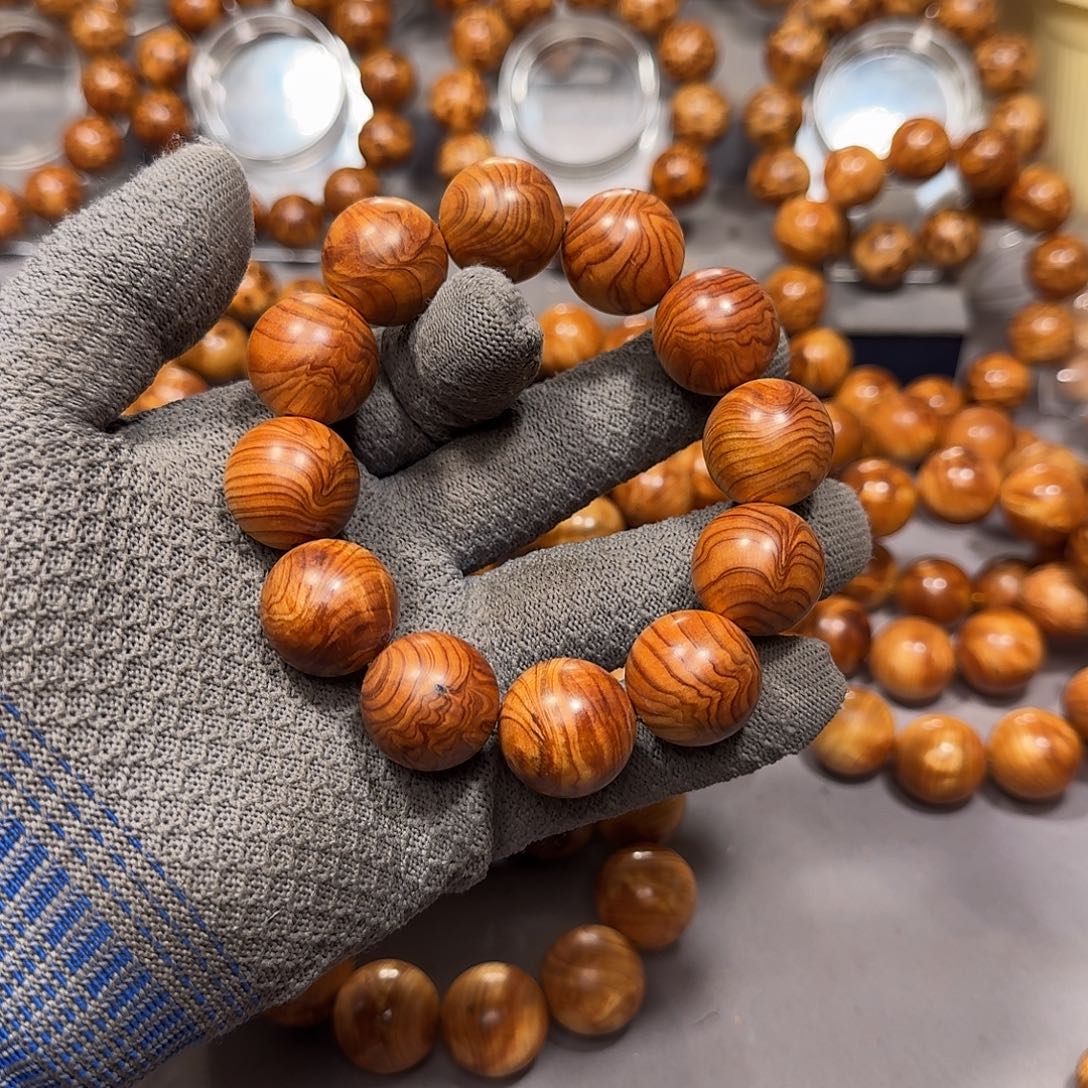 香***仔柏木（崖柏）太行变异榴乱纹