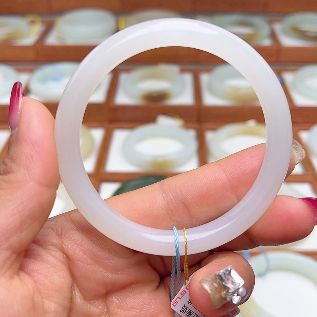 和田玉手镯未镶嵌55.8