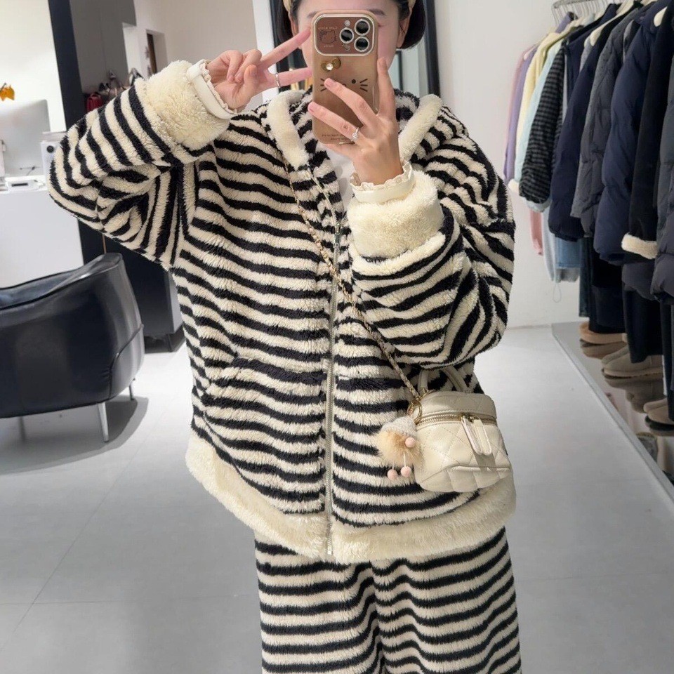 2025秋冬新款睡衣套装家居服女舒棉绒加绒加厚开衫两件套