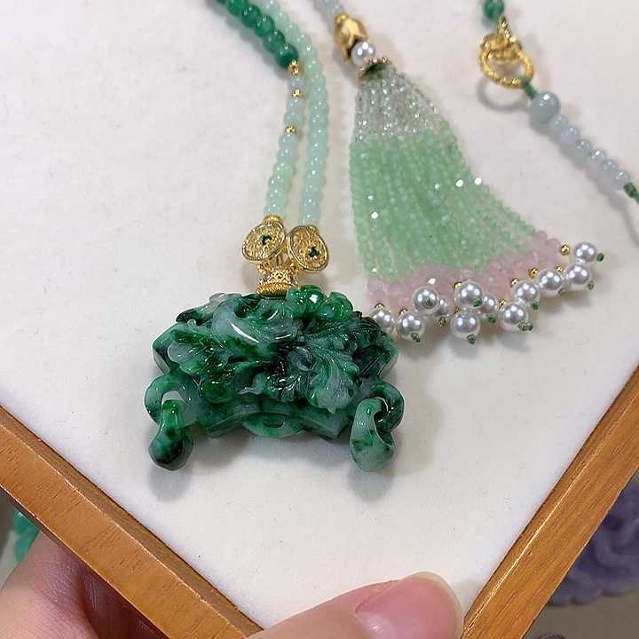 翡翠未镶嵌颈饰翡翠吊坠